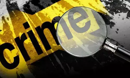 Karnataka Crime News: स्कूल टीचर ने चौथी क्लास के छात्र को पहले फावड़े से पीटा, फिर पहली मंजिल से फेंका, मौत Karnataka Crime News: स्कूल टीचर ने चौथी क्लास के छात्र को पहले फावड़े से पीटा, फिर पहली मंजिल से फेंका, मौत