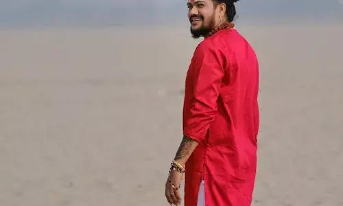 काशी में हंसराज रघुवंशी के नए शिव भजन की शूटिंग पूरी! बोले - लगता है मेरा काशी से कोई नाता जुड़ा है... काशी में हंसराज रघुवंशी के नए शिव भजन की शूटिंग पूरी! बोले - लगता है मेरा काशी से कोई नाता जुड़ा है...