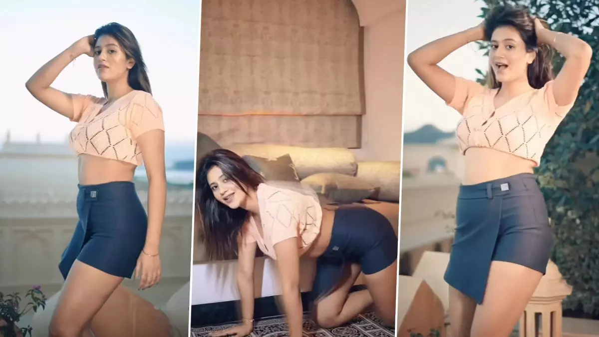 Anjali Arora Sexy Video: Besharam Rang पर Anjali Arora ने किया सेक्सी डांस, देखें ये Hot Video