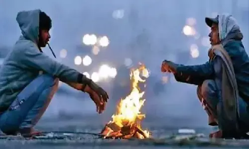 Aaj ka mausam: उत्तर भारत में बढ़ते कोहरे की वजह से आवागमन हुआ प्रभावित,जानिए किन राज्यों में जारी रहेगा शीतलहर Aaj ka mausam: उत्तर भारत में बढ़ते कोहरे की वजह से आवागमन हुआ प्रभावित,जानिए किन राज्यों में जारी रहेगा शीतलहर