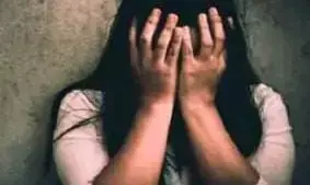 युवती के घर में घुसकर रेप की कोशिश, युवती ने कमरे में बंद किया