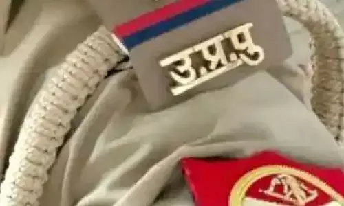 चोरी की बाइक की रिपोर्ट दर्ज़ करवाने के लिए भटकता रहा पीडित, उसी बाइक से गाजियाबाद में 44 लाख की लूट, चौकी इंचार्ज लाइन हाज़िर चोरी की बाइक की रिपोर्ट दर्ज़ करवाने के लिए भटकता रहा पीडित, उसी बाइक से गाजियाबाद में 44 लाख की लूट, चौकी इंचार्ज लाइन हाज़िर