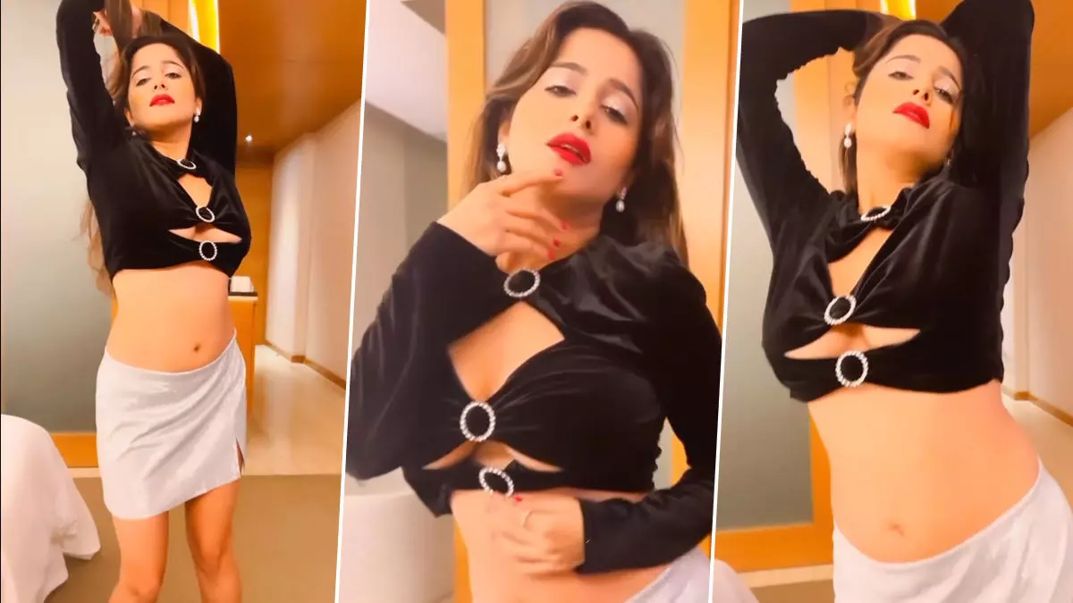 Kate Sharma Sexy Video: हॉट मॉडल केट शर्मा ने सेक्सी कपड़ों में दिखाई दिलकश अदाएं, फैंस भी हो गए मदहोश Kate Sharma Sexy Video: हॉट मॉडल केट शर्मा ने सेक्सी कपड़ों में दिखाई दिलकश अदाएं, फैंस भी हो गए मदहोश