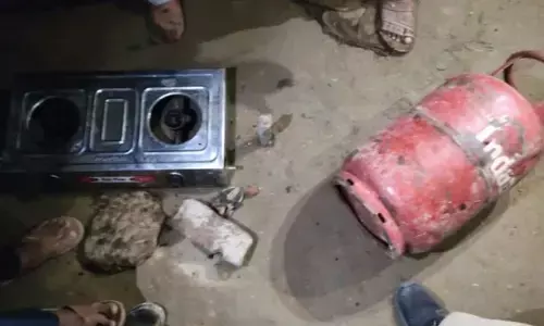 Maharashtra News: महाराष्ट्र के पुणे में रसोई गैस सिलेंडर में विस्फोट से दो लोगों की मौत, चार घायल