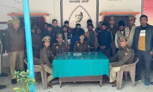 Varanasi News: 15 युवकों को पुलिस ने पकड़ा, कैंट स्टेशन के समीप चल रहा देह व्यापार का धंधा Varanasi News: 15 युवकों को पुलिस ने पकड़ा, कैंट स्टेशन के समीप चल रहा देह व्यापार का धंधा