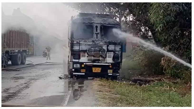 डीजल लेकर जा रहे टैंकर में शॉर्ट सर्किट से लगी आग, मची अफरा-तफरी