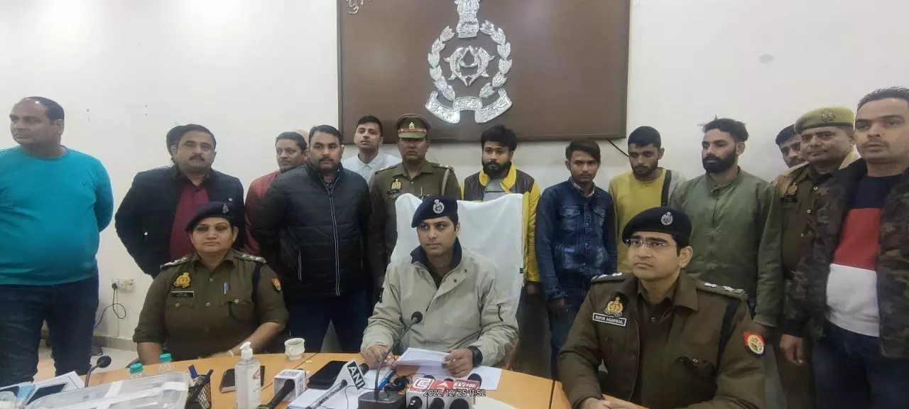 गाजियाबाद पुलिस ने किया 45 लाख की लूट का खुलासा, 4 अभियुक्त से लूटे गए 22 लाख 47 हजार किए बरामद