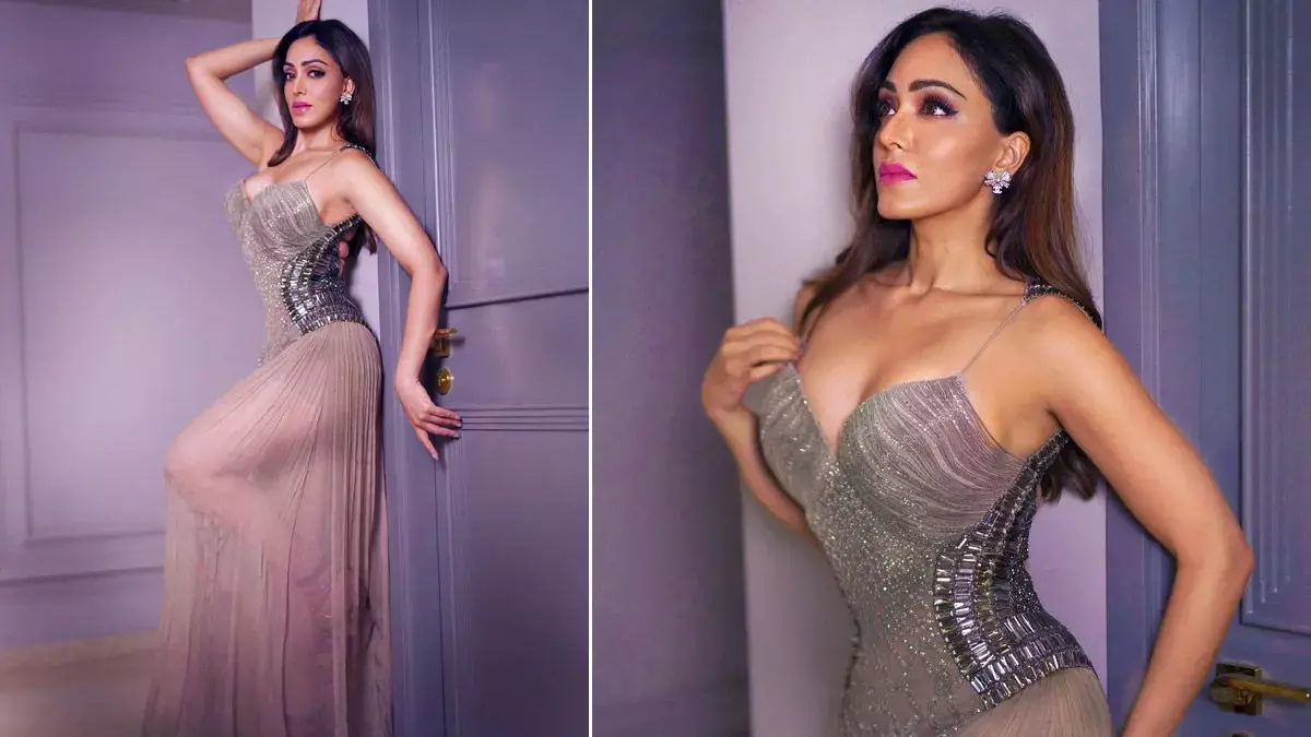 Khushali Kumar Sexy Video: Khushali Kumar ने हॉट आउटफिट पहन फ्लॉन्ट किया सेक्सी फिगर, हॉटनेस बढ़ा देगी आपके दिलों की धड़कन