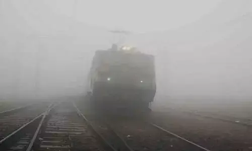 Railway News: कोहरे के कारण ट्रेन संचालन प्रभावित, कई ट्रेनें हुईं लेट, पढ़ें लिस्ट Railway News: कोहरे के कारण ट्रेन संचालन प्रभावित, कई ट्रेनें हुईं लेट, पढ़ें लिस्ट