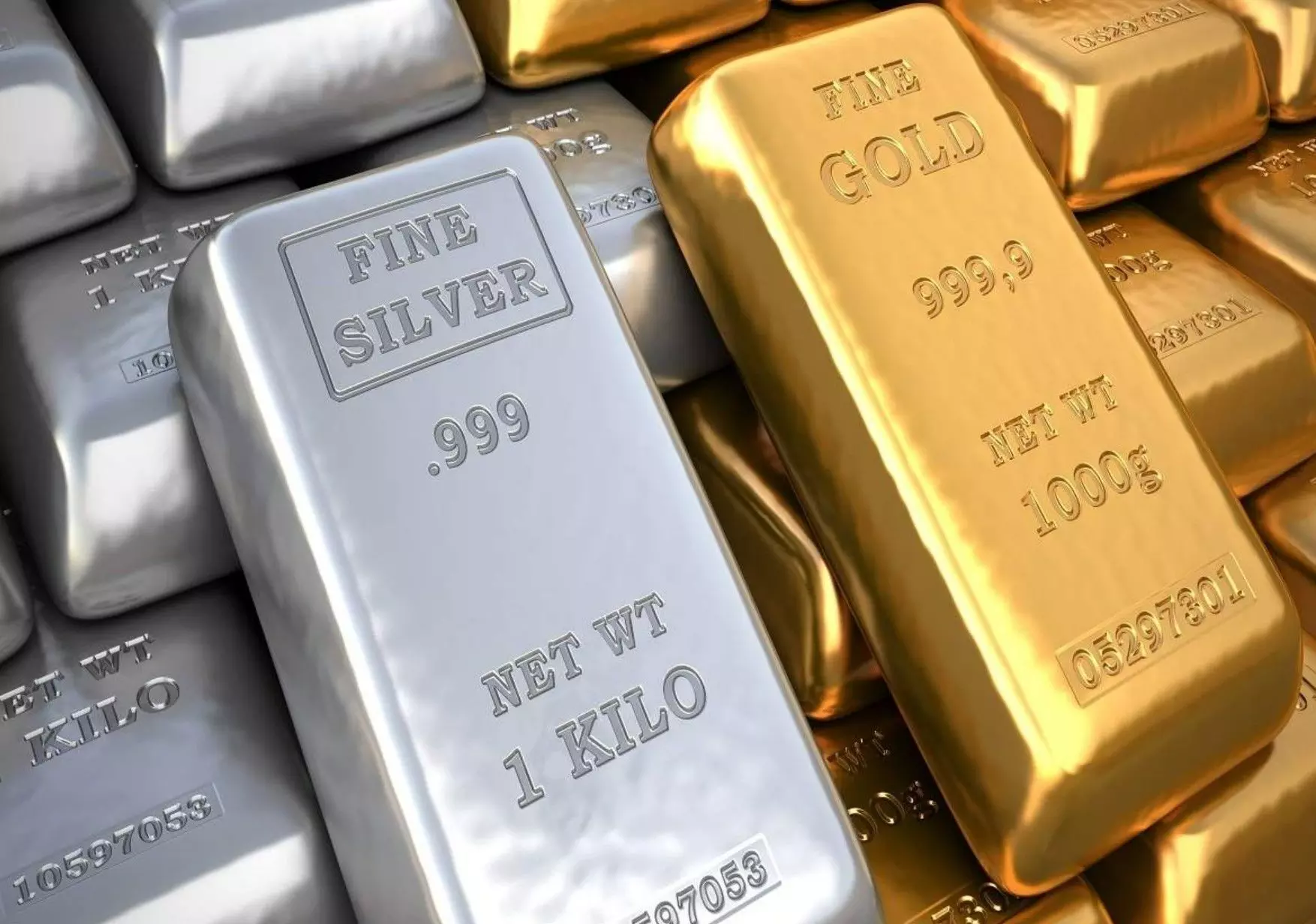 Gold-Silver Price Today: सोने की कीमतों पर ब्रेक, चांदी की कीमतों में भारी उछाल, जानें लखनऊ में 10 ग्राम गोल्ड के रेट