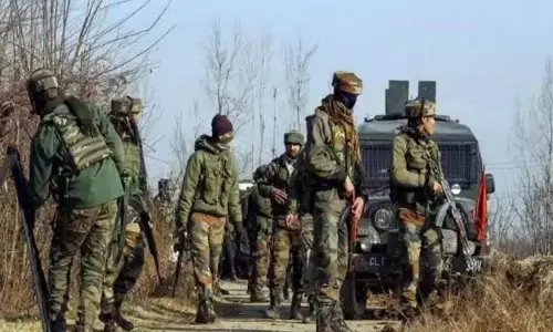 Jammu and Kashmir: जम्मू-कश्मीर के सिधरा में सुरक्षाबलों को मिली बड़ी कामयाबी, मुठभेड़ में तीन आतंकी ढेर Jammu and Kashmir: जम्मू-कश्मीर के सिधरा में सुरक्षाबलों को मिली बड़ी कामयाबी, मुठभेड़ में तीन आतंकी ढेर