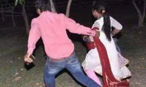 वर्दी हुई शर्मसार,दरोगा लड़की लेकर हुए फरार वर्दी हुई शर्मसार,दरोगा लड़की लेकर हुए फरार