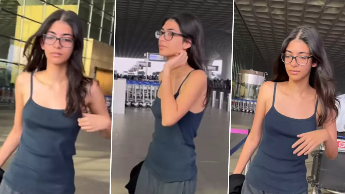 Samaira Kapoor Video: एयरपोर्ट पर स्पॉट हुईं Karishma Kapoor की बेटी समायरा कपूर, लोगों को दिखी यंग करिश्मा की छवि Samaira Kapoor Video: एयरपोर्ट पर स्पॉट हुईं Karishma Kapoor की बेटी समायरा कपूर, लोगों को दिखी यंग करिश्मा की छवि