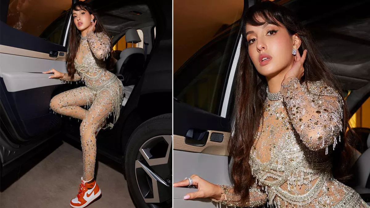 Nora Fatehi Sexy Photos: Nora Fatehi ने ट्रांसपेरेंट ड्रेस पहन दिया सेक्सी पोज, एक्ट्रेस की दिलकश अदा देख यूजर्स हुए मतवाले Nora Fatehi Sexy Photos: Nora Fatehi ने ट्रांसपेरेंट ड्रेस पहन दिया सेक्सी पोज, एक्ट्रेस की दिलकश अदा देख यूजर्स हुए मतवाले