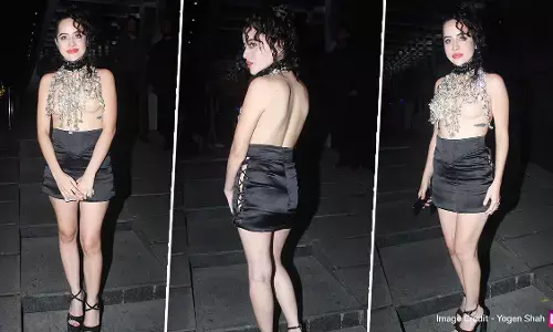 Urfi Javed Sexy Video: उर्फी जावेद फिर हुईं टॉपलेस, कड़ाके की ठंड में डायमंड और चेन से ढका बदन, तस्वीरें हुई वायरल