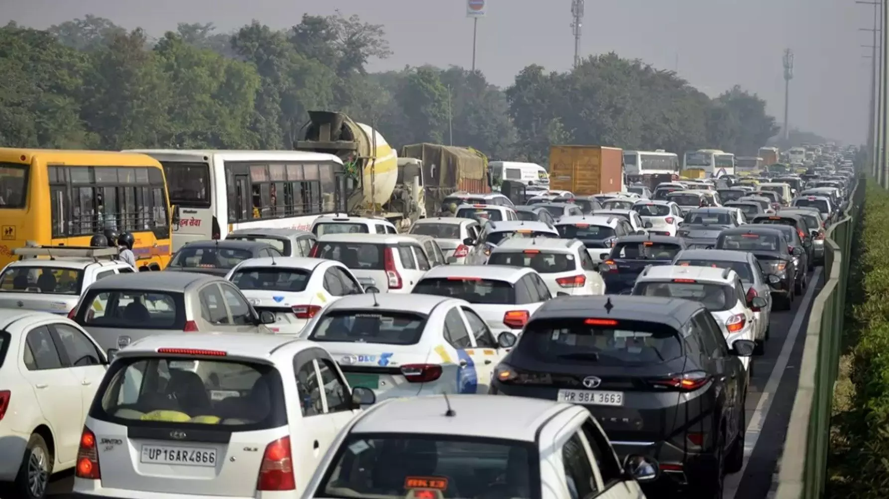 Ashram Flyover: नए साल से 45 दिन बंद रहेगा आश्रम फ्लाईओवर, नोएडा व फरीदाबाद से आने-जाने वालों को होगी परेशानी Ashram Flyover: नए साल से 45 दिन बंद रहेगा आश्रम फ्लाईओवर, नोएडा व फरीदाबाद से आने-जाने वालों को होगी परेशानी