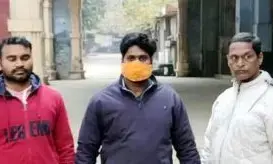 Aligarh news:рдЕрд▓реАрдЧрдврд╝ рдХреЗ рдЬрдлрд░ рдЕрд╣рдордж рдиреЗ рджреЗрд╢ рдХреЗ рдкрд╛рдБрдЪ рд░рд╛рдЬреНрдпреЛрдВ рдореЗрдВ рднрд░реНрддреА рдХрд╛ рд╡рд┐рдЬреНрдЮрд╛рдкрди рджреЗрдХрд░ 50 рд╣рдЬрд╛рд░ рд▓реЛрдЧреЛрдВ рд╕реЗ рдХреА рдардЧреА, рдУрдбрд┐рд╢рд╛ рдкреБрд▓рд┐рд╕ рдиреЗ рдХрд┐рдпрд╛ рдЧрд┐рд░рдлреНрддрд╛рд░ Aligarh news:рдЕрд▓реАрдЧрдврд╝ рдХреЗ рдЬрдлрд░ рдЕрд╣рдордж рдиреЗ рджреЗрд╢ рдХреЗ рдкрд╛рдБрдЪ рд░рд╛рдЬреНрдпреЛрдВ рдореЗрдВ рднрд░реНрддреА рдХрд╛ рд╡рд┐рдЬреНрдЮрд╛рдкрди рджреЗрдХрд░ 50 рд╣рдЬрд╛рд░ рд▓реЛрдЧреЛрдВ рд╕реЗ рдХреА рдардЧреА, рдУрдбрд┐рд╢рд╛ рдкреБрд▓рд┐рд╕ рдиреЗ рдХрд┐рдпрд╛ рдЧрд┐рд░рдлреНрддрд╛рд░