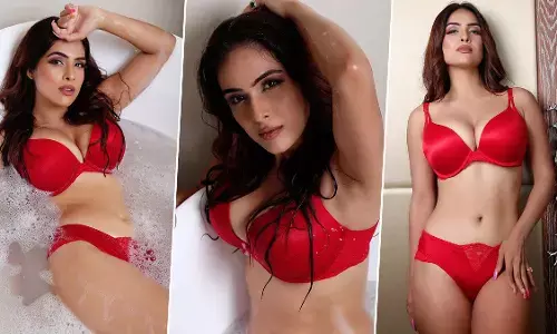 Neha Malik Sexy Video: एक्ट्रेस Neha Malik ने अंडर गारमेंट्स में कराया बेहद बोल्ड फोटोशूट, हॉट रेड बिकनी में देख यूजर्स के उड़े होश Neha Malik Sexy Video: एक्ट्रेस Neha Malik ने अंडर गारमेंट्स में कराया बेहद बोल्ड फोटोशूट, हॉट रेड बिकनी में देख यूजर्स के उड़े होश