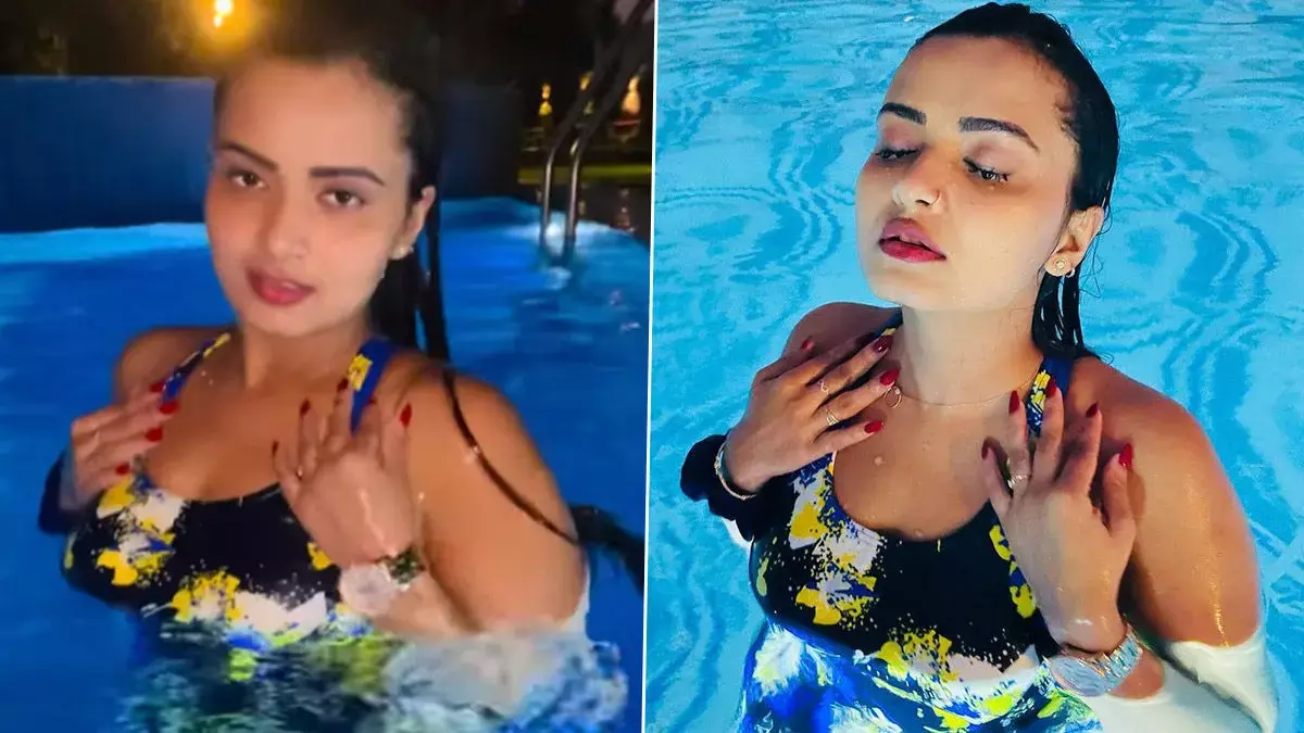 Neelam Giri Sexy Video: भोजपुरी एक्ट्रेस Neelam Giri ने स्विमिंग पूल में बोल्डनेस से लगाई आग, Hot Video हुआ Viral Neelam Giri Sexy Video: भोजपुरी एक्ट्रेस Neelam Giri ने स्विमिंग पूल में बोल्डनेस से लगाई आग, Hot Video हुआ Viral