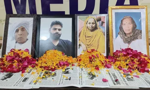 नोएडा मीडिया क्लब में श्रद्धांजलि सभा का आयोजन नोएडा मीडिया क्लब में श्रद्धांजलि सभा का आयोजन