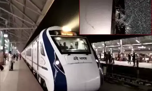 Vande Bharat: बंगाल में वंदे भारत ट्रेन पर हुआ पथराव, BJP ने की NIA जांच की मांग, 4 दिन पहले PM मोदी ने दिखाई थी हरी झंडी