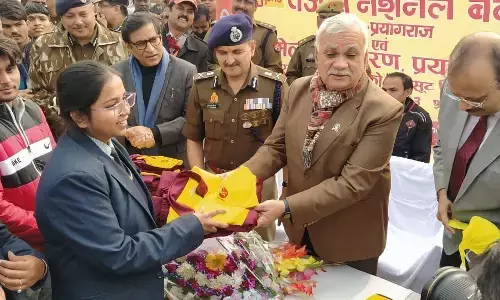 मुख्य सचिव एवं डीजीपी माघ मेला क्षेत्र में श्रद्धालुओं से बातचीत कर व्यवस्थाओं के बारे में ली जानकारी मुख्य सचिव एवं डीजीपी माघ मेला क्षेत्र में श्रद्धालुओं से बातचीत कर व्यवस्थाओं के बारे में ली जानकारी