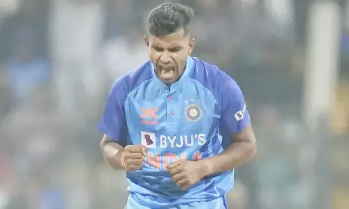 Noida के Shivam Mavi ने पहले मैच में दिखाया तेवर, जानिए उनकी पूरी कहानी Noida के Shivam Mavi ने पहले मैच में दिखाया तेवर, जानिए उनकी पूरी कहानी