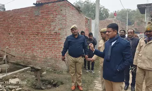 जिलाधिकारी ने फर्जी रिपोर्टिंग पर एनएलटी के अधिकारी के खिलाफ एफआईआर कराने का दिया निर्देश जिलाधिकारी ने फर्जी रिपोर्टिंग पर एनएलटी के अधिकारी के खिलाफ एफआईआर कराने का दिया निर्देश