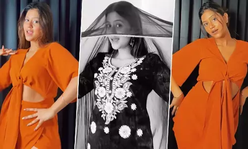 Anjali Arora Sexy Video: अंजलि अरोड़ा का नया डांस वीडियो मचा रहा धमाका, हॉट स्टाइल में लगा रही हैं ठुमके Anjali Arora Sexy Video: अंजलि अरोड़ा का नया डांस वीडियो मचा रहा धमाका, हॉट स्टाइल में लगा रही हैं ठुमके