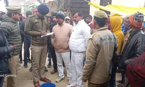 संदिग्ध परिस्थितियों में महिला की मौत परिजनों ने हत्या का लगाया आरोप संदिग्ध परिस्थितियों में महिला की मौत परिजनों ने हत्या का लगाया आरोप