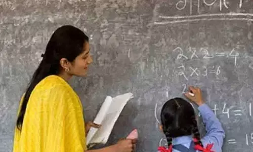 рд╢рд┐рдХреНрд╖рд╛рдорд┐рддреНрд░реЛрдВ рдореЗрдВ рднрд╛рд░реА рд░реЛрд╖, рдЖрдЦрд┐рд░ рд╕рд░рдХрд╛рд░ рд╣рдореЗрдВ рдЕрдкрдирд╛ рдорд╛рдирддреА рдХреНрдпреЛрдВ рдирд╣реАрдВ? рд╢рд┐рдХреНрд╖рд╛рдорд┐рддреНрд░реЛрдВ рдореЗрдВ рднрд╛рд░реА рд░реЛрд╖, рдЖрдЦрд┐рд░ рд╕рд░рдХрд╛рд░ рд╣рдореЗрдВ рдЕрдкрдирд╛ рдорд╛рдирддреА рдХреНрдпреЛрдВ рдирд╣реАрдВ?