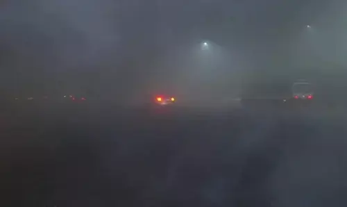 Aaj Ka Mausam: कड़ाके की ठंड के बीच घने कोहरे की चादर में लिपटा उत्तर भारत, IMD ने इन राज्यों को किया अलर्ट Aaj Ka Mausam: कड़ाके की ठंड के बीच घने कोहरे की चादर में लिपटा उत्तर भारत, IMD ने इन राज्यों को किया अलर्ट