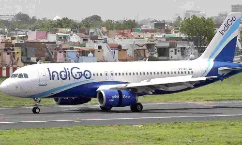 Indigo Flight: अब इंडिगो की फ्लाइट में एयर होस्टेस से छेड़छाड़, नशे में धुत 3 यात्रियों ने पायलट को पीट, जानें पूरा मामला Indigo Flight: अब इंडिगो की फ्लाइट में एयर होस्टेस से छेड़छाड़, नशे में धुत 3 यात्रियों ने पायलट को पीट, जानें पूरा मामला