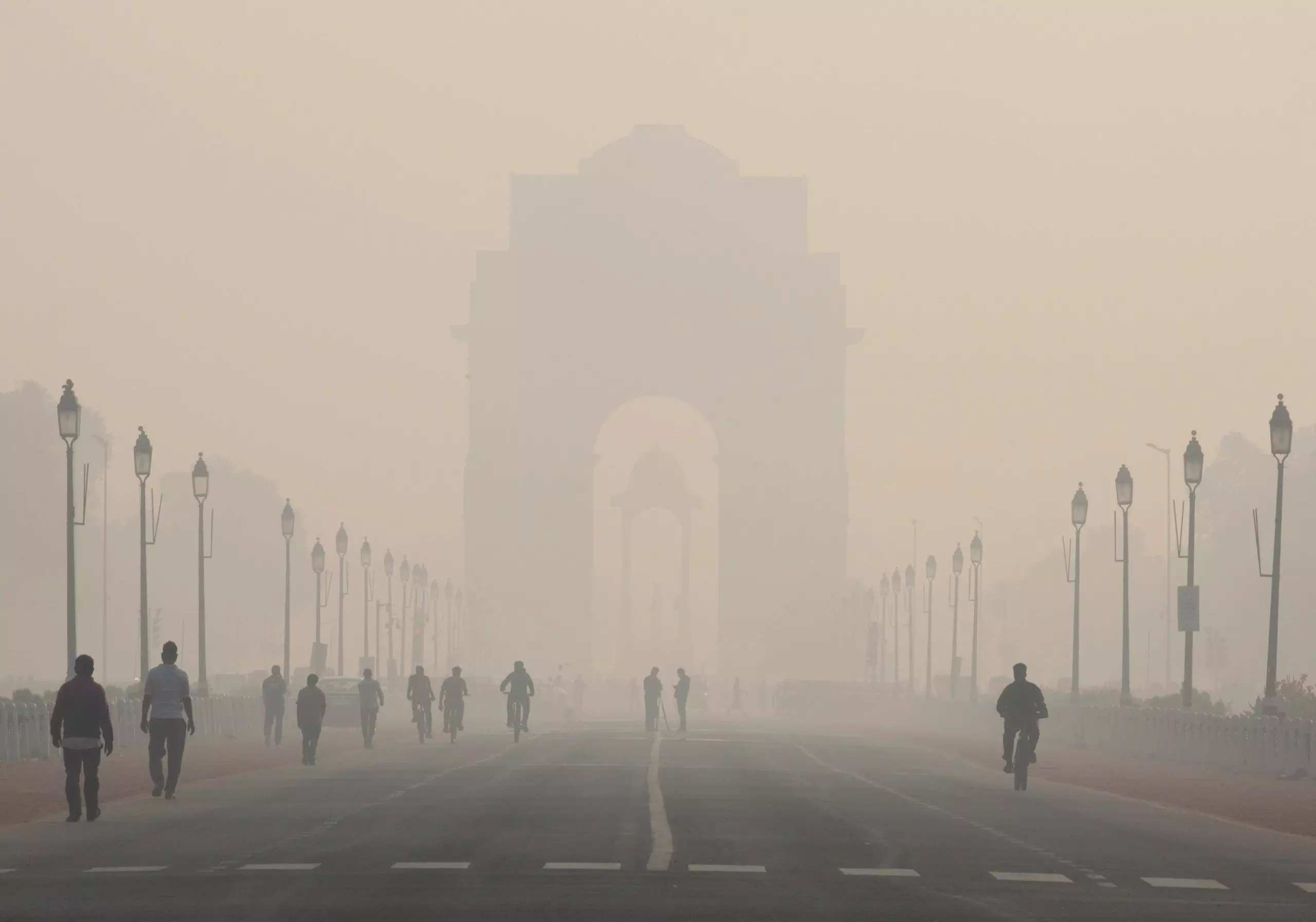 Delhi Air Quality: कल से 12 जनवरी तक दिल्ली में इन गाड़ियों पर लगी रोक, नियम तोड़ा तो लगेगा इतना जुर्मना
