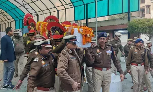 दिल्ली पुलिस दिलेर ASI का चोर से भिंडत का सीसीटीवी आया सामने, वीडियो देखकर हुए रोंगटे खड़े , शेयर कर शहीद को श्रद्धांजलि जरूर दें दिल्ली पुलिस दिलेर ASI का चोर से भिंडत का सीसीटीवी आया सामने, वीडियो देखकर हुए रोंगटे खड़े , शेयर कर शहीद को श्रद्धांजलि जरूर दें