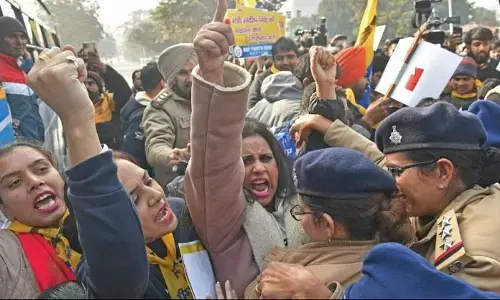 मंत्री जी पर महिला से छेड़ छाड़ के आरोप में आईओ ने की सात घंटे पूछताछ! मंत्री जी पर महिला से छेड़ छाड़ के आरोप में आईओ ने की सात घंटे पूछताछ!