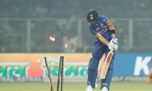 INDvsSL 2nd ODI Live: दूसरे वनडे में टीम इंडिया बैकफुट पर, तीन विकेट गिरे, 4 रन पर विराट कोहली क्लीन बोल्ड INDvsSL 2nd ODI Live: दूसरे वनडे में टीम इंडिया बैकफुट पर, तीन विकेट गिरे, 4 रन पर विराट कोहली क्लीन बोल्ड