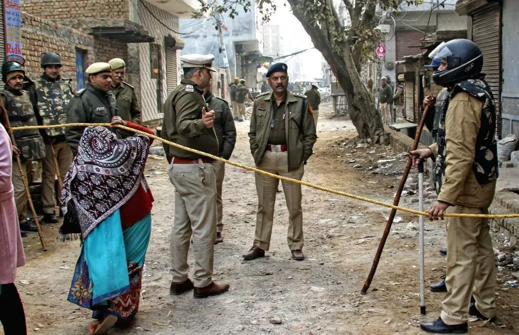 Delhi Kanjhawala Case: कंझावला कांड में बड़ी कार्रवाई, पीसीआर और पिकेट पर तैनात 11 पुलिसकर्मी निलंबित