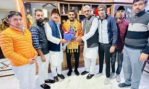 Noida News : भाजपा कार्यकर्ताओं ने दी शिवम मावी को बधाई Noida News : भाजपा कार्यकर्ताओं ने दी शिवम मावी को बधाई