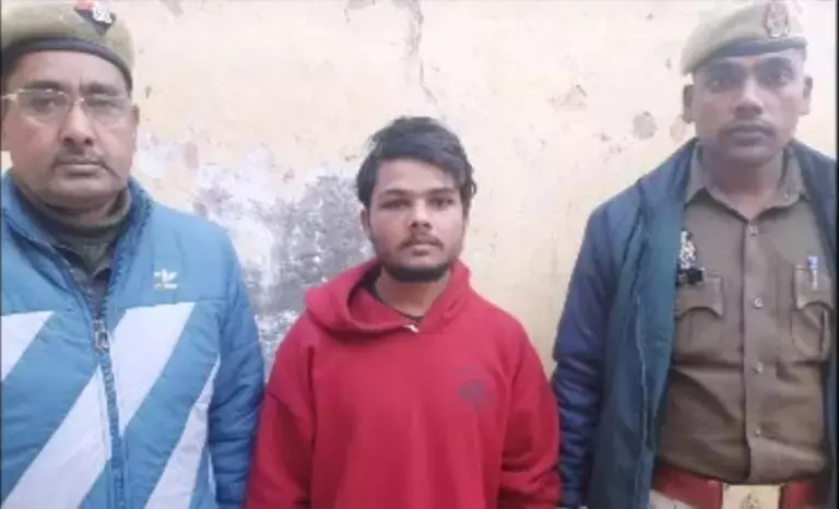 Noida News :प्रेम प्रसंग में रोड़ा बनने पर पुत्री ने अपने प्रेमी संग मिलकर की पिता की हत्या Noida News :प्रेम प्रसंग में रोड़ा बनने पर पुत्री ने अपने प्रेमी संग मिलकर की पिता की हत्या