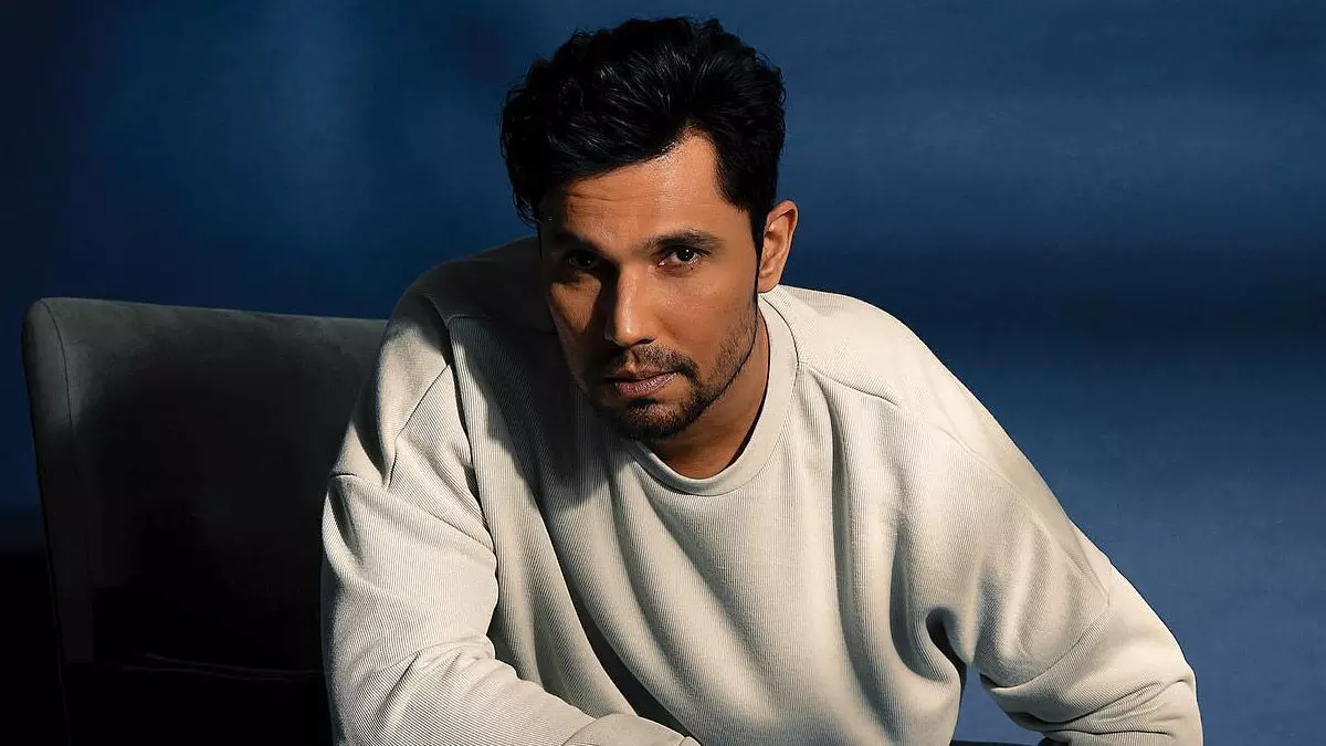 Randeep Hooda को घुड़सवारी के दौरान आया चक्कर, पैर में चोट लगने के बाद अस्पताल में कराया गया भर्ती Randeep Hooda को घुड़सवारी के दौरान आया चक्कर, पैर में चोट लगने के बाद अस्पताल में कराया गया भर्ती