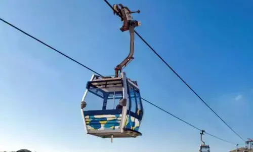 जोशीमठ और औली को जोड़ने वाला रोपवे खतरे में, प्लेटफॉर्म के पास आई दरारें जोशीमठ और औली को जोड़ने वाला रोपवे खतरे में, प्लेटफॉर्म के पास आई दरारें
