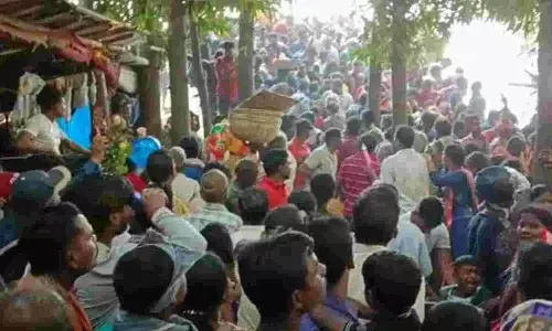 Odisha Makar Mela: कटक में मकर संक्रांति मेले में मची भगदड़, 12 लोग घायल, 1 की मौत Odisha Makar Mela: कटक में मकर संक्रांति मेले में मची भगदड़, 12 लोग घायल, 1 की मौत
