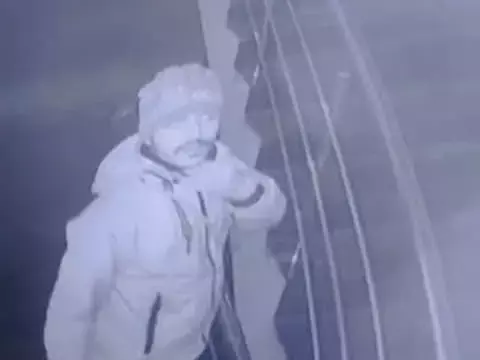 Noida: एक ही रात में पांच फैक्ट्रियों को चोरों ने बनाया निशाना, लाखों की नगदी साफ