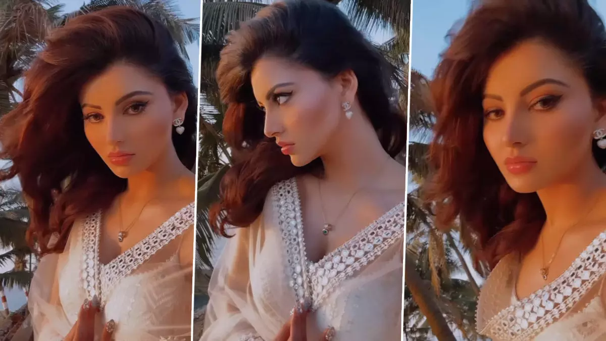 Urvashi Rautela Hot Video: उर्वषी रौतेला ने डीप नेक आउटफिट पहन फ्लॉन्ट किया सेक्सी फिगर, एक्ट्रेस की खूबसूरती देख यूजर्स का मचला दिल Urvashi Rautela Hot Video: उर्वषी रौतेला ने डीप नेक आउटफिट पहन फ्लॉन्ट किया सेक्सी फिगर, एक्ट्रेस की खूबसूरती देख यूजर्स का मचला दिल
