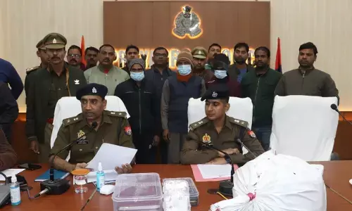 Prayagraj News: рдорд╛рдШ рдореЗрд▓реЗ рдореЗрдВ рд╣рд┐рдВрджреВ рдзрд░реНрдо рдХреЛ рдмрджрдирд╛рдо рдХрд░рдиреЗ рдХреА рдЗрд╕ рд╕рд╛рдЬрд┐рд╢ рдХрд╛ рдкреБрд▓рд┐рд╕ рдиреЗ рдХрд┐рдпрд╛ рдкрд░реНрджрд╛рдлрд╛рд╢, рдорд╛рд╕реНрдЯрд░рдорд╛рдЗрдВрдб рдиреЗ рдХрд┐рдП рдХрдИ рдЪреМрдВрдХрд╛рдиреЗ рд╡рд╛рд▓реЗ рдЦреБрд▓рд╛рд╕реЗ Prayagraj News: рдорд╛рдШ рдореЗрд▓реЗ рдореЗрдВ рд╣рд┐рдВрджреВ рдзрд░реНрдо рдХреЛ рдмрджрдирд╛рдо рдХрд░рдиреЗ рдХреА рдЗрд╕ рд╕рд╛рдЬрд┐рд╢ рдХрд╛ рдкреБрд▓рд┐рд╕ рдиреЗ рдХрд┐рдпрд╛ рдкрд░реНрджрд╛рдлрд╛рд╢, рдорд╛рд╕реНрдЯрд░рдорд╛рдЗрдВрдб рдиреЗ рдХрд┐рдП рдХрдИ рдЪреМрдВрдХрд╛рдиреЗ рд╡рд╛рд▓реЗ рдЦреБрд▓рд╛рд╕реЗ