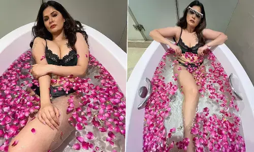 Aabha Paul Sexy Video: एक्ट्रेस Aabha Paul ने बाथट्यूब में लेटकर पोस्ट की ऐसी Photos जिसे देखकर शर्म से हो जाएंगे पानी पानी