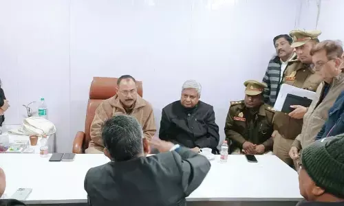 Noida News In Hindi: व्यापारियों की समस्याओं को लेकर एडीशनल डिप्टी कमिश्नर आशुतोष द्विवेदी से मिले Noida News In Hindi: व्यापारियों की समस्याओं को लेकर एडीशनल डिप्टी कमिश्नर आशुतोष द्विवेदी से मिले