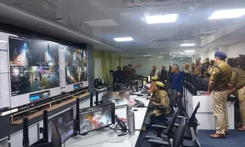 टेक्निकल एक्सपर्ट पुलिस कमिश्नर ने मौनी अमावस्या के सुरक्षित आयोजन के लिए बॉडी वार्न कैमरे से लैस पुलिस कर्मियों की लगाई ड्यूटी टेक्निकल एक्सपर्ट पुलिस कमिश्नर ने मौनी अमावस्या के सुरक्षित आयोजन के लिए बॉडी वार्न कैमरे से लैस पुलिस कर्मियों की लगाई ड्यूटी