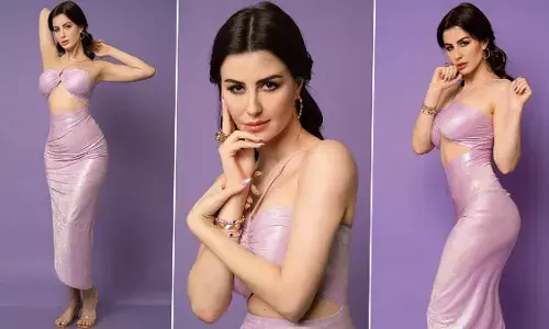 Giorgia Andriani Sexy Video: Giorgia Andriani ने फ्लोरल ब्रालेट पहन झील के किनारे दिए सेक्सी पोज